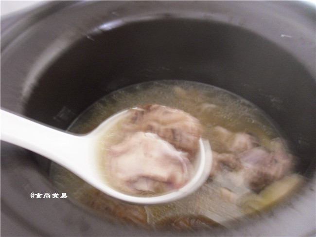 花菇炖鸡步骤6
