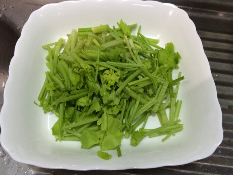 豆酱水煮沙尖鱼步骤2