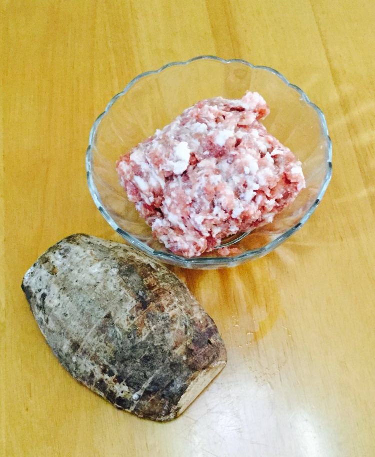 蒸香芋肉饼步骤1
