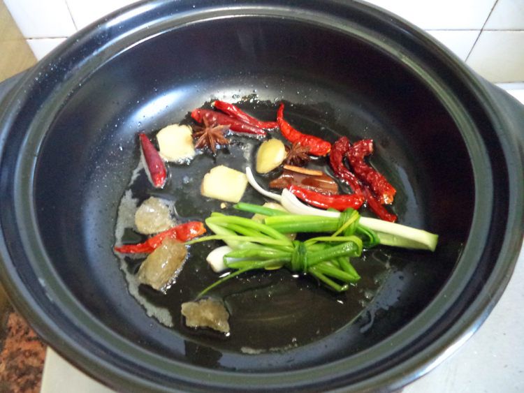 砂锅鸡块步骤2