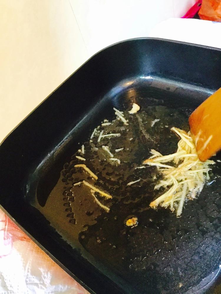 西芹炒鸡胗步骤5