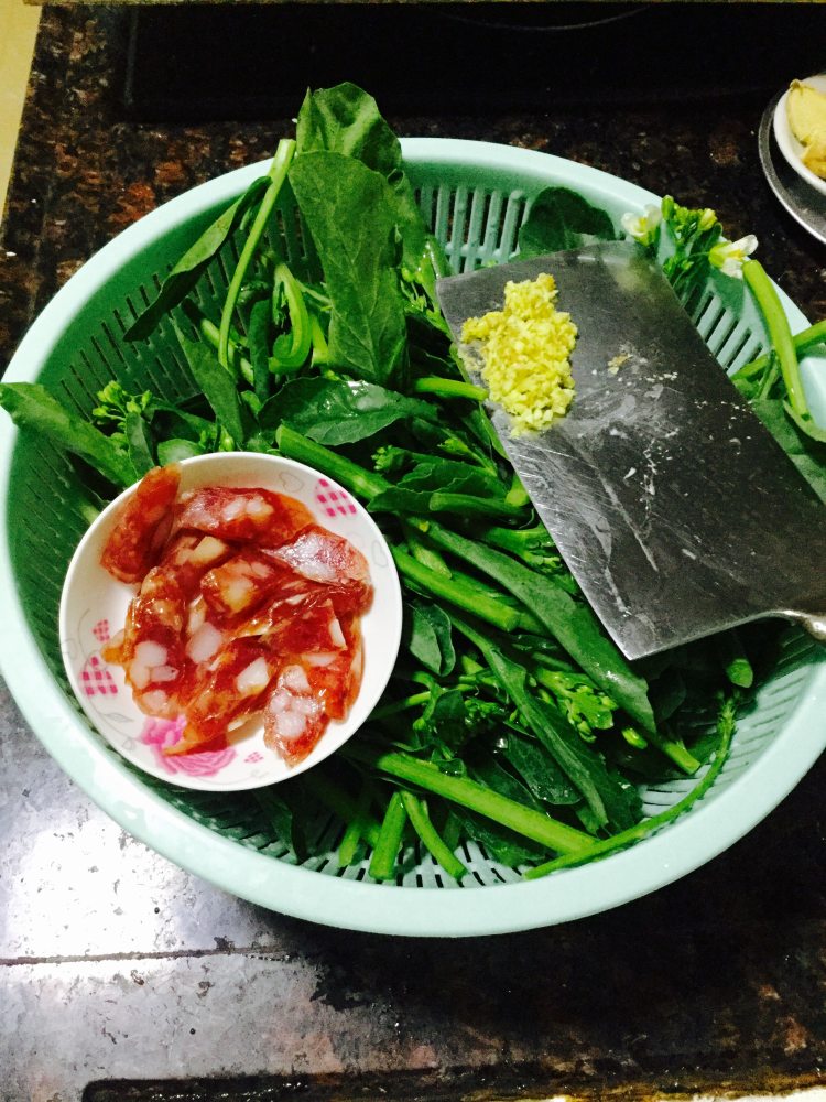 腊肠炒芥兰步骤2