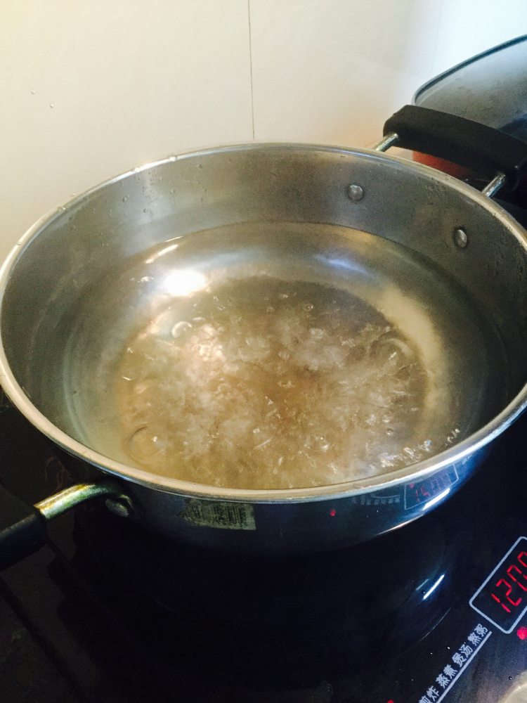 生菜鸡蛋炒番茄面步骤3
