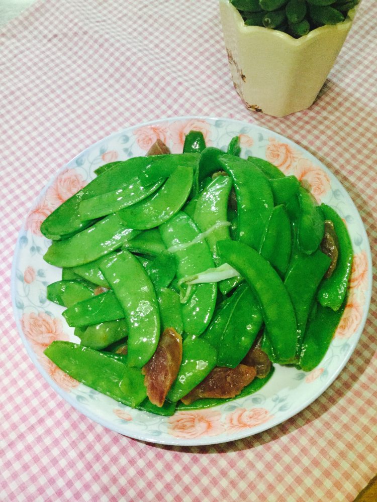 腊肠炒兰豆步骤10