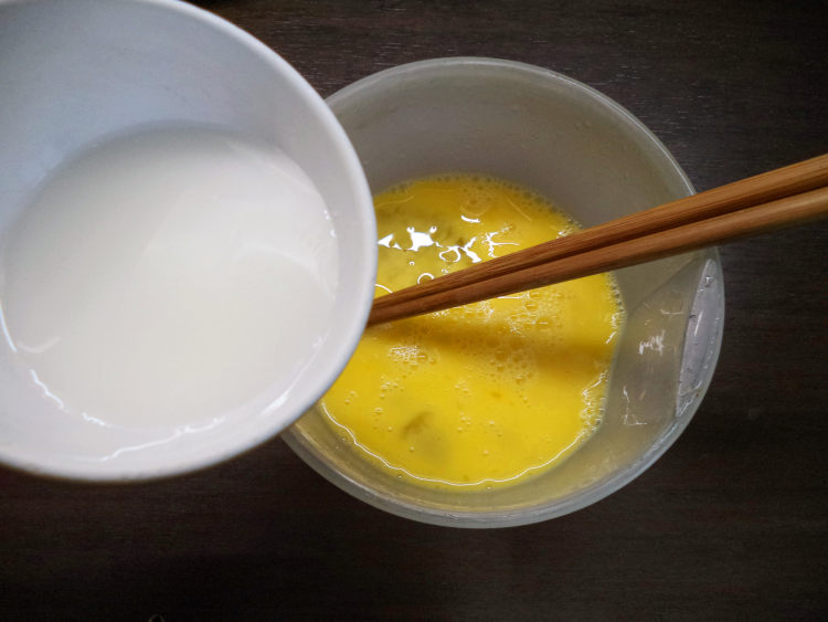 银鱼烘蛋步骤2