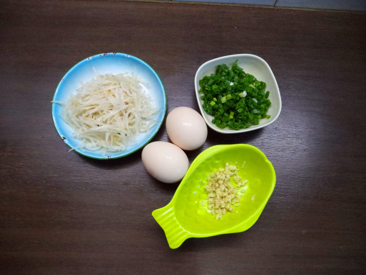 银鱼烘蛋步骤1