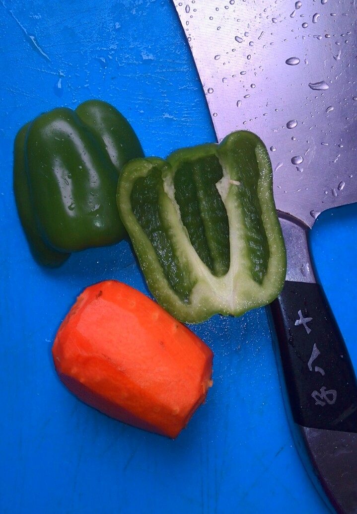 菠萝炒鸡丁步骤4