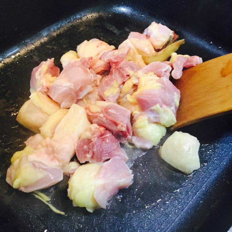 鲜菇焖鸡步骤10