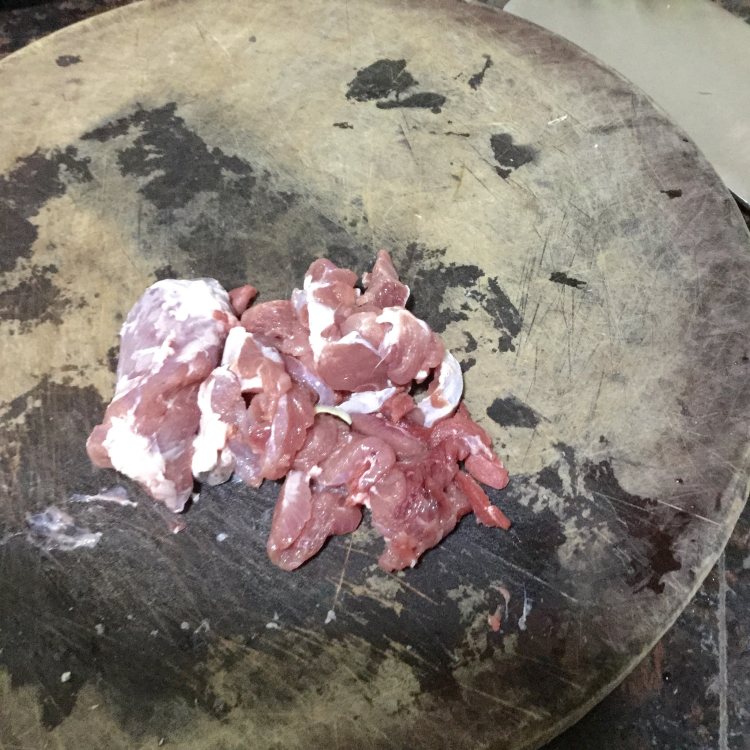 肉片金针菇步骤2