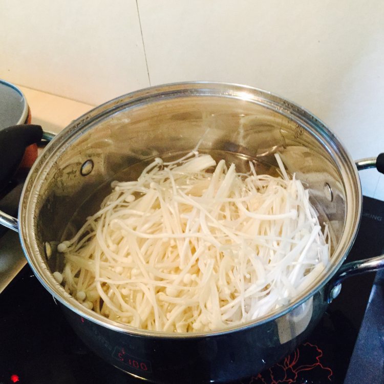 肉片金针菇步骤5