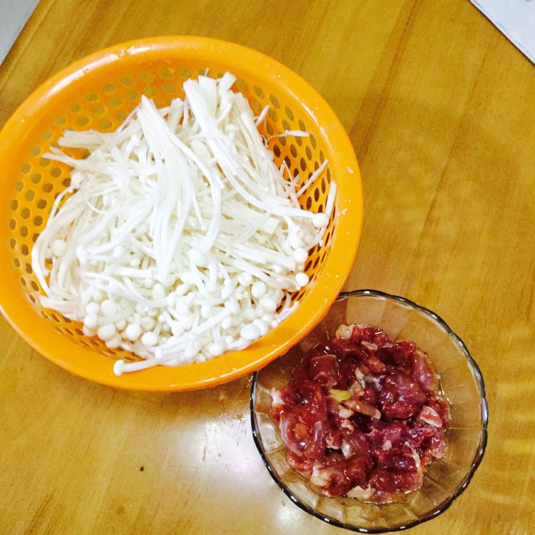 肉片金针菇步骤3