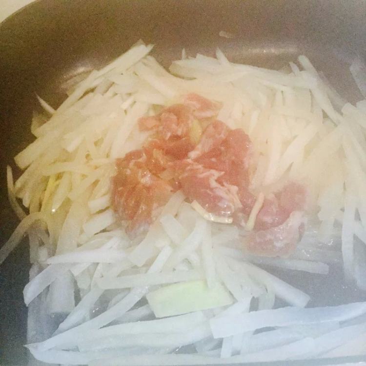 肉片焖萝卜步骤6