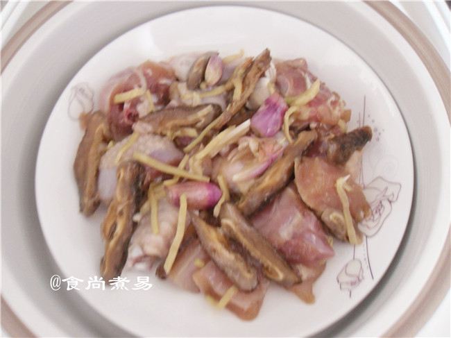 冬菇丝蒸滑鸡步骤5