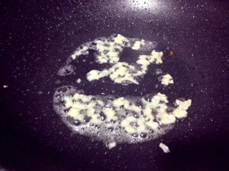 腊肠炒豆芽步骤5