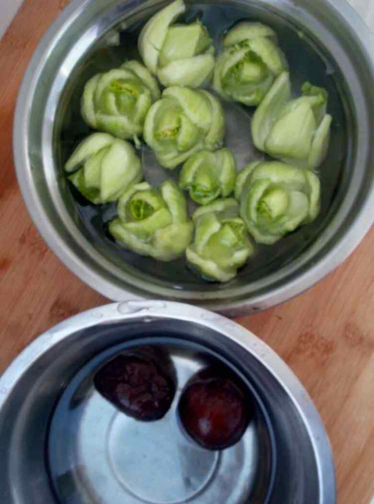 香菇肉丝扒油菜步骤1