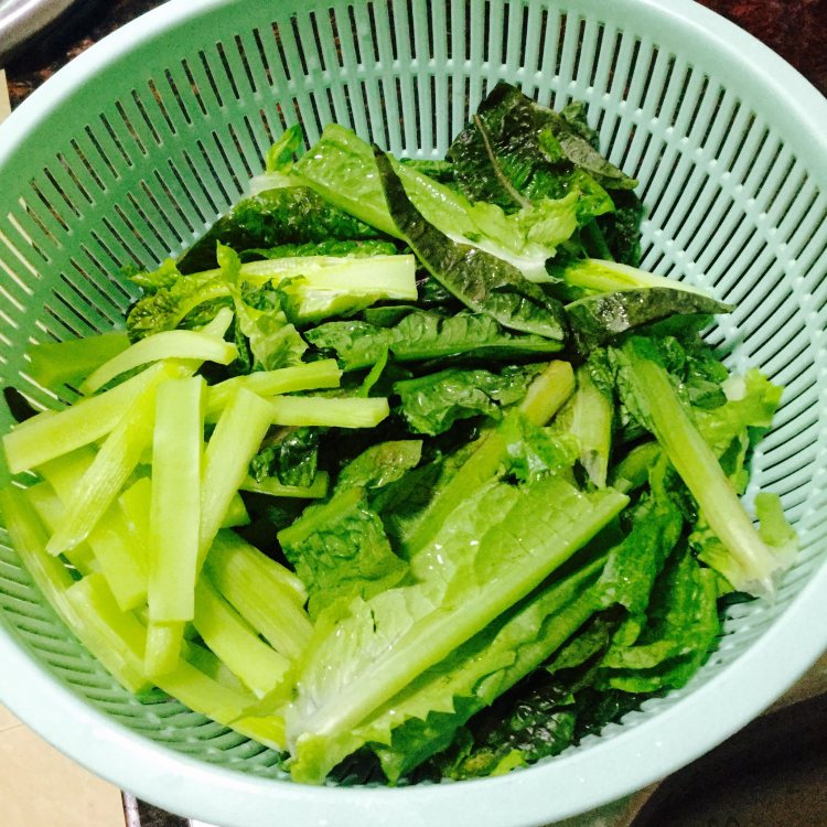 肉片炒莴笋叶步骤3