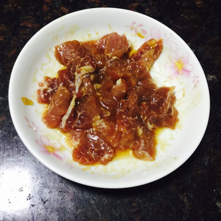 肉片炒莴笋叶步骤1