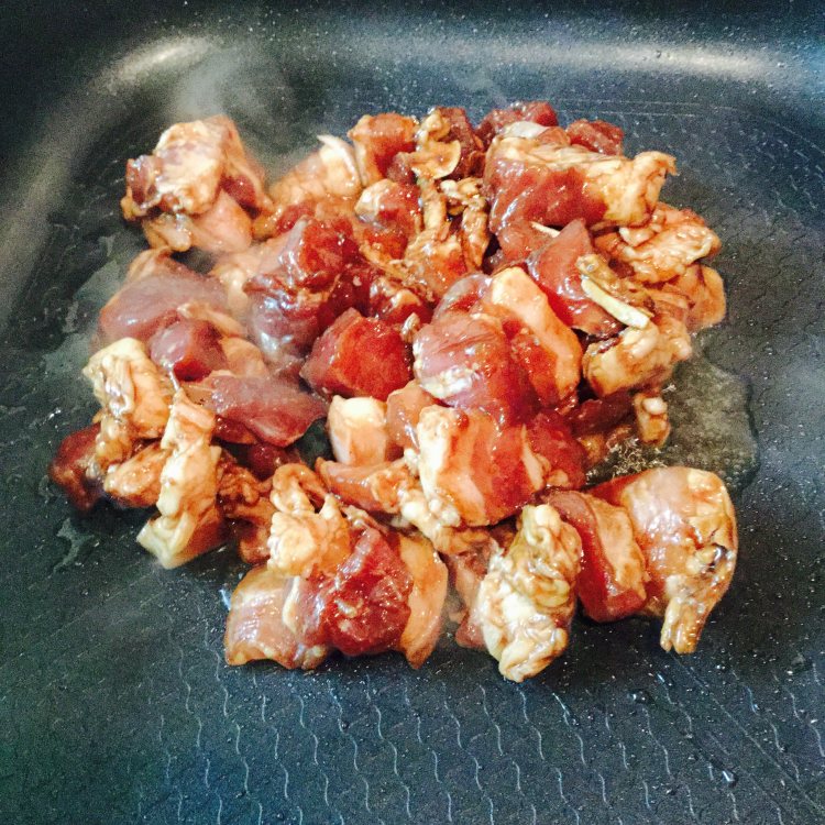 猪肉焖土豆步骤4