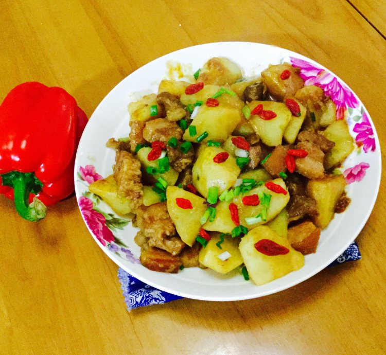 猪肉焖土豆步骤15