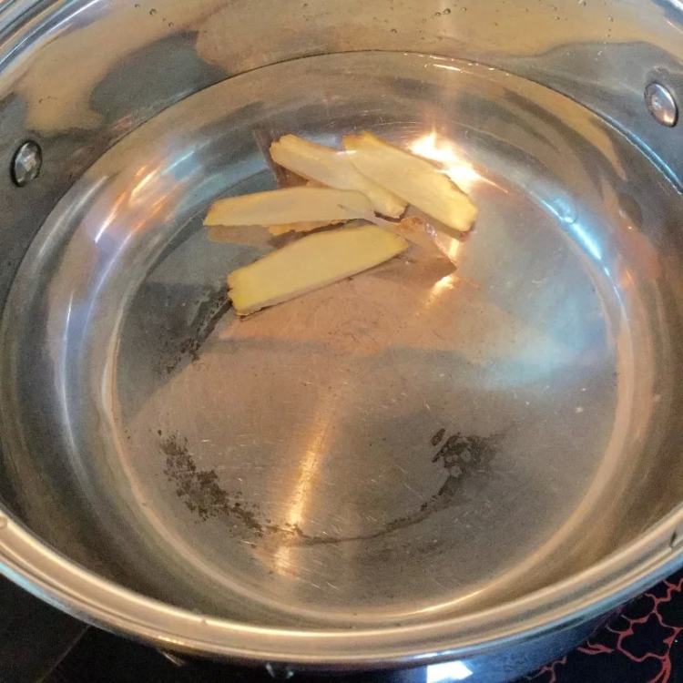 粉葛煲鲗鱼步骤4