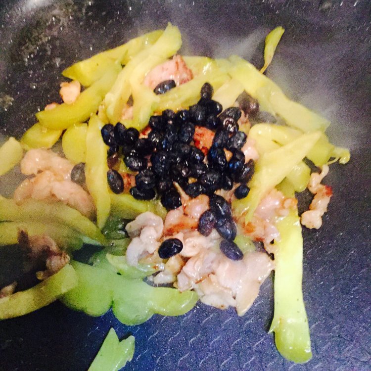 瘦肉炒榨菜步骤5