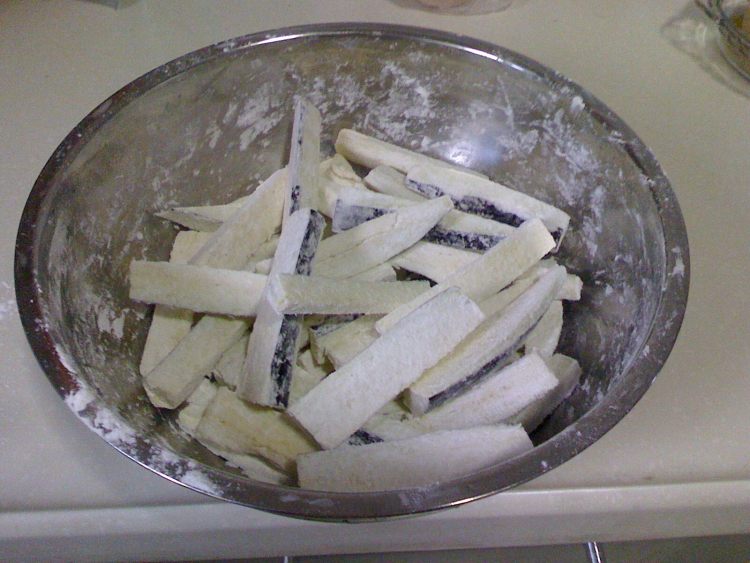 咸鱼茄子煲步骤3