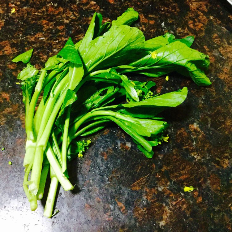 菜心炒米粉步骤2