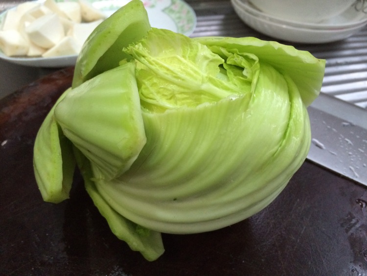 芥菜芋头腊肉煲步骤1