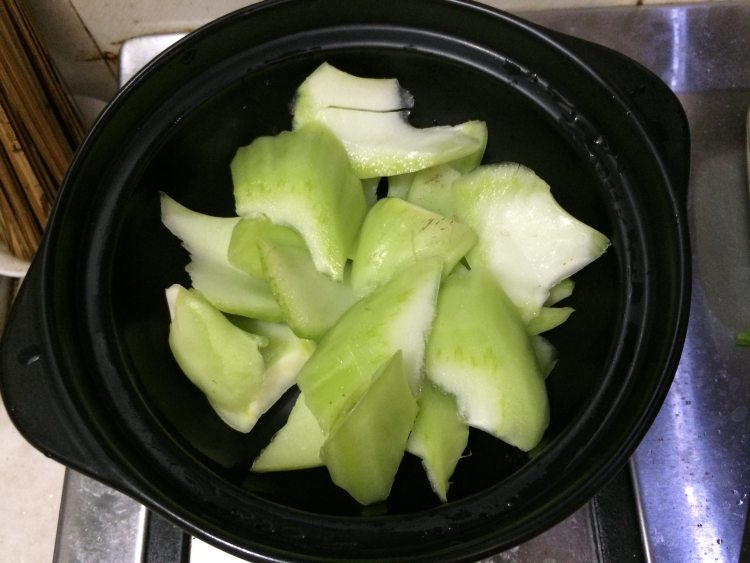 芥菜芋头腊肉煲步骤8
