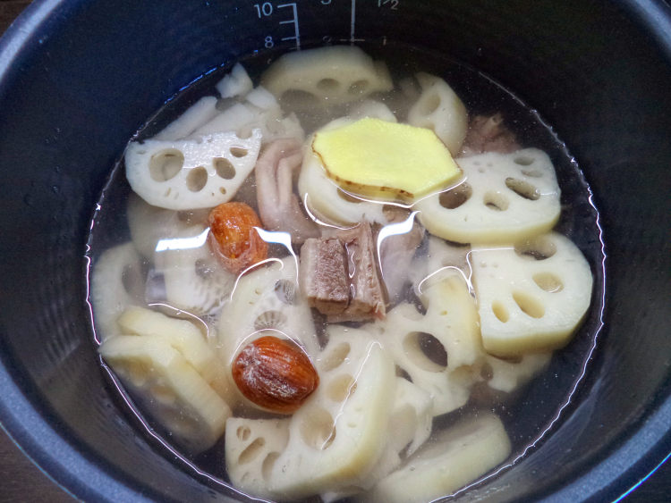 莲藕老鸭汤步骤5