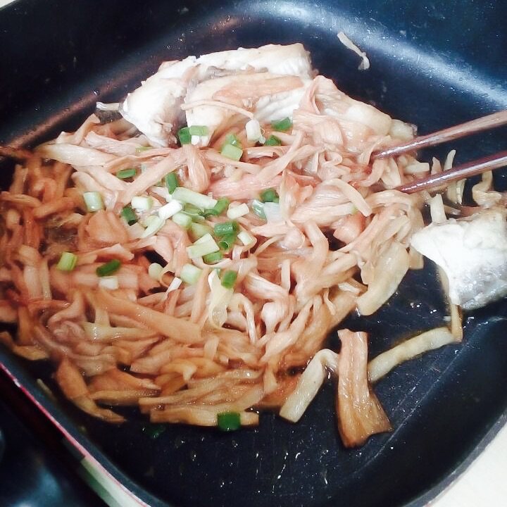 芋蒙干焖鱼腩步骤14