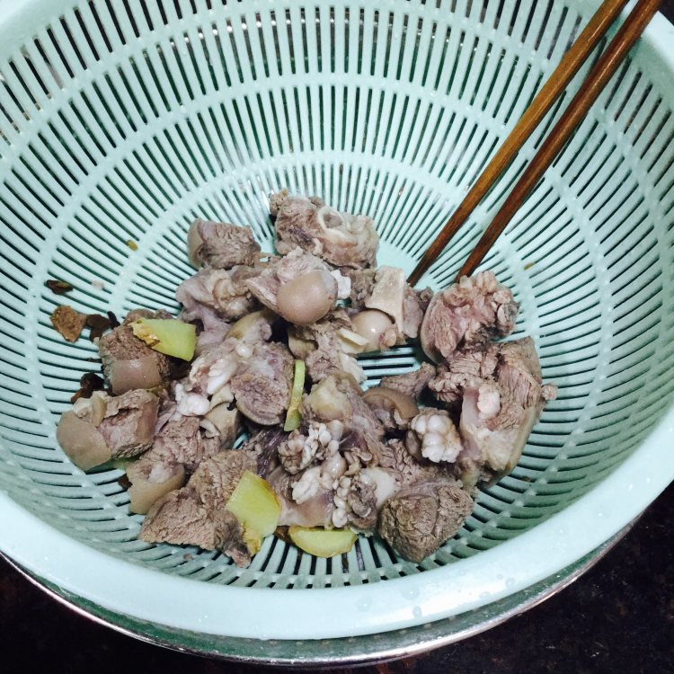 炖羊肉步骤1