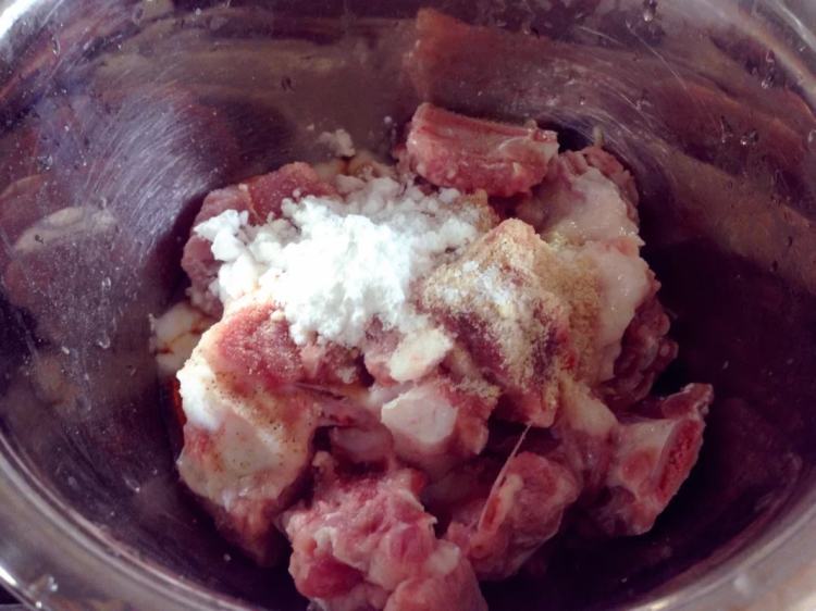 排骨炖土豆步骤2