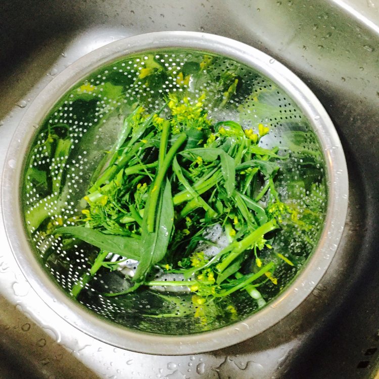 菜心炒河粉步骤3