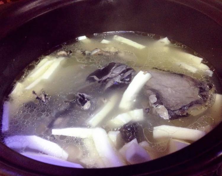 椰子乌鸡汤步骤8