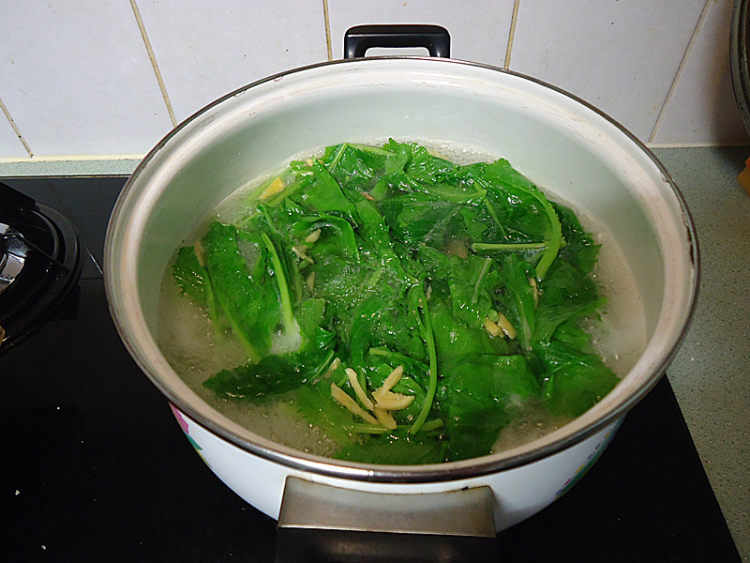 鱼片芥菜汤河粉步骤4