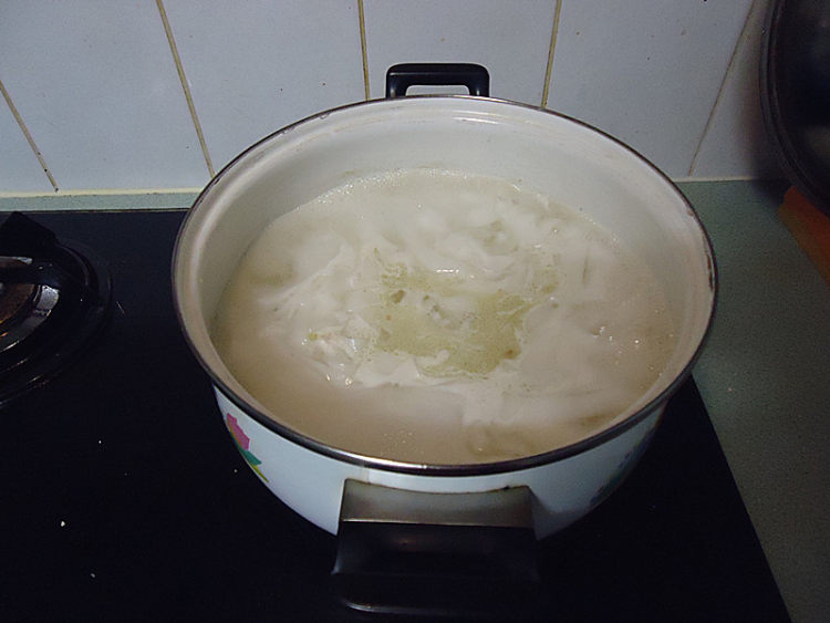 鱼片芥菜汤河粉步骤7