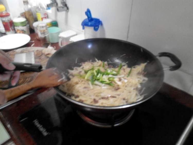 牛肉炒葛薯步骤11