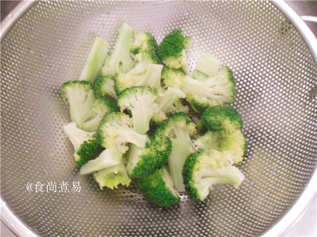 西兰花洋葱牛仔骨步骤9