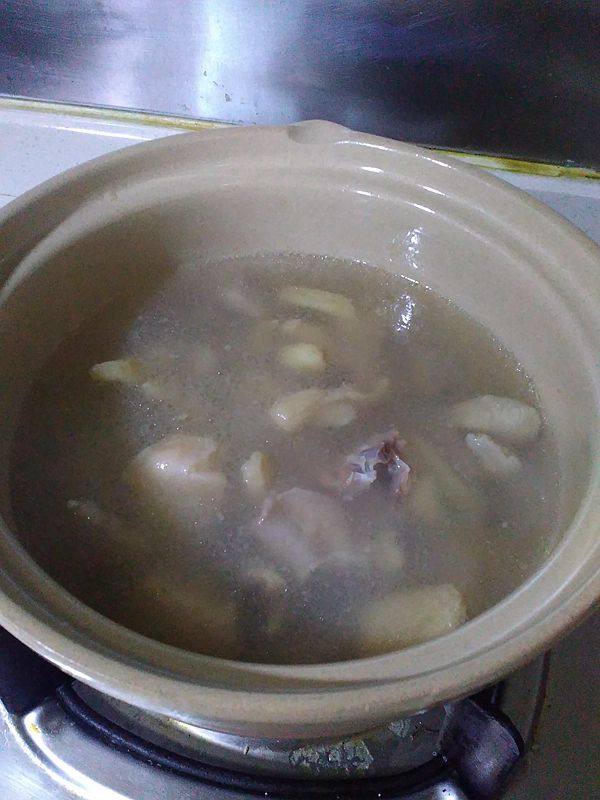 鲜鸡杂菇煲步骤6
