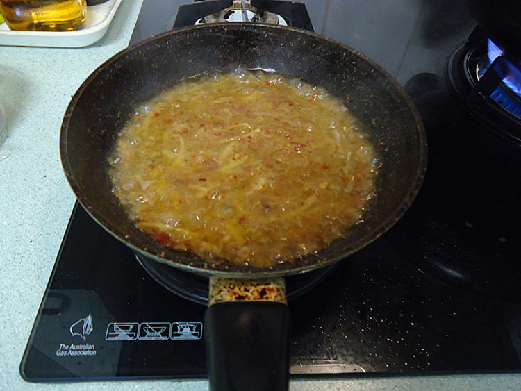XO酱浇汁鱼滑酿豆腐步骤8