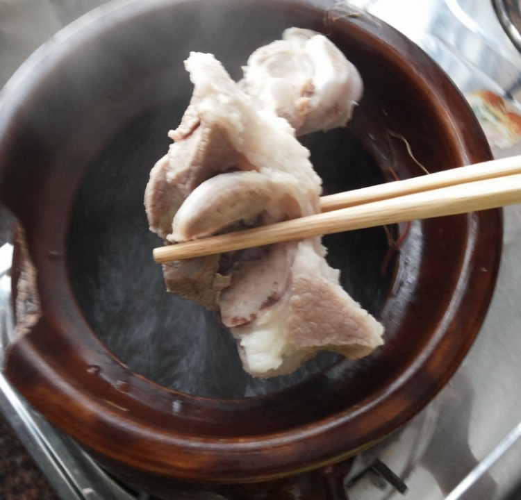 土茯苓鸡骨草清肝汤步骤3