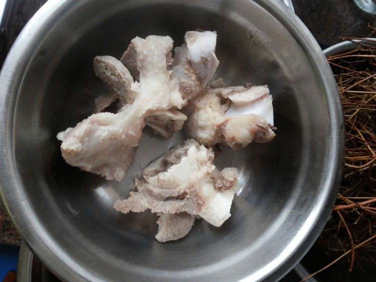 土茯苓鸡骨草清肝汤步骤2