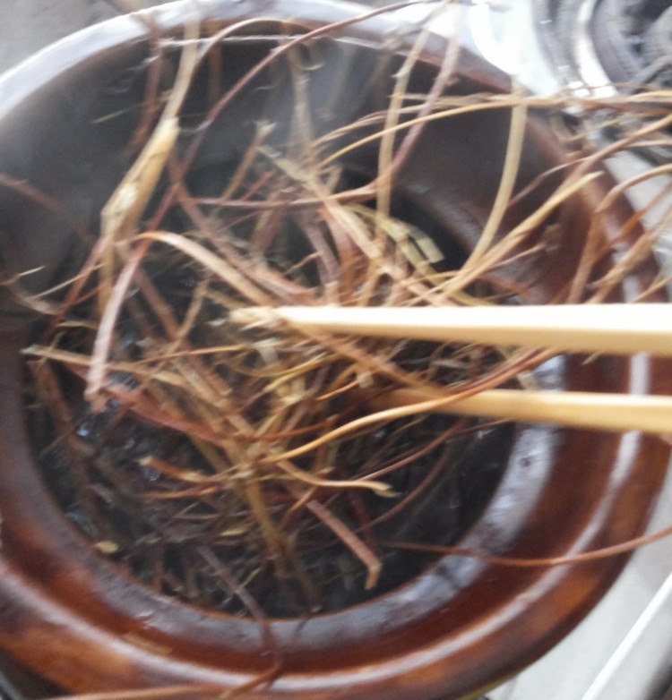 土茯苓鸡骨草清肝汤步骤4
