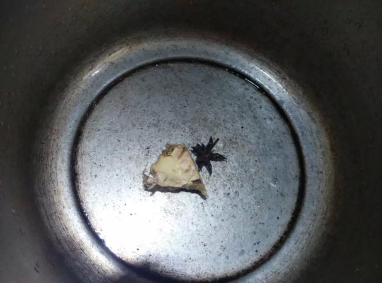 酱焖隔山肉步骤3