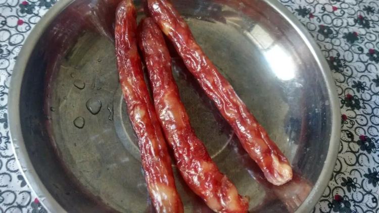 清蒸腊肠步骤1