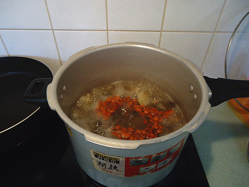 海参煲瘦肉汤步骤11