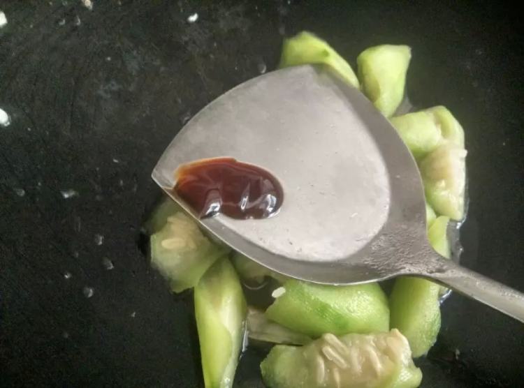 清炒丝瓜步骤6