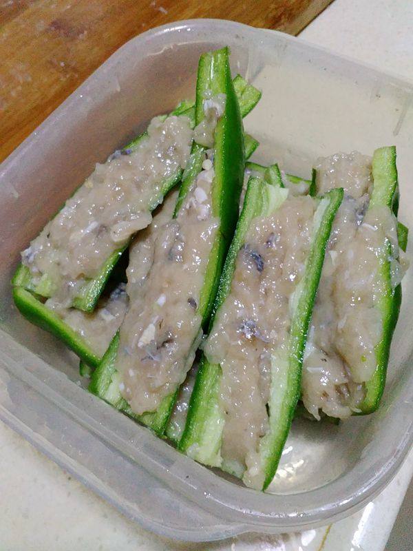 鱼滑酿辣椒步骤3
