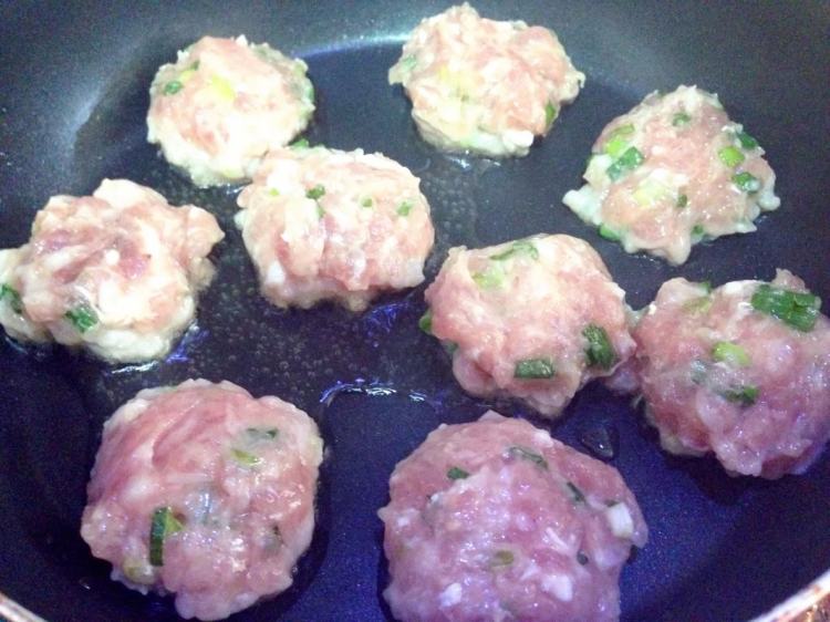 香煎小肉饼步骤4